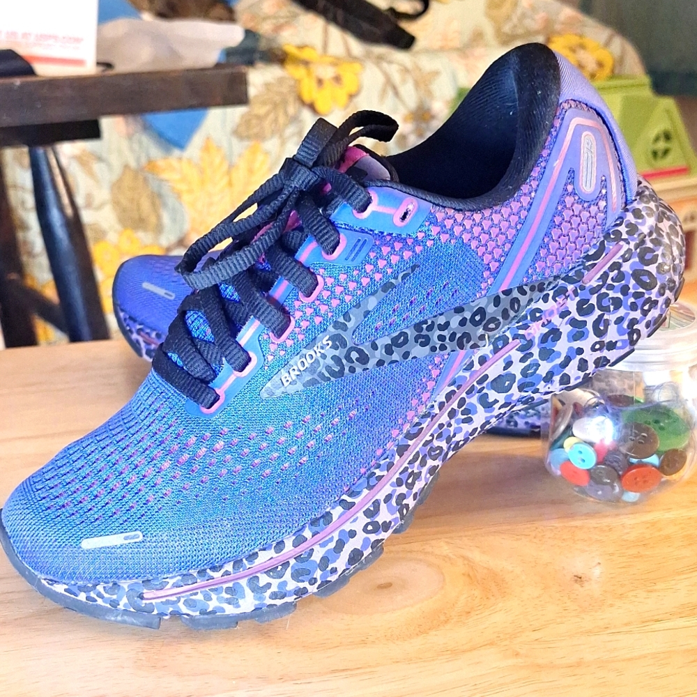 Brooks Blue and Purple Leopard-Print Women's Running Shoes - Picture 5 of 11